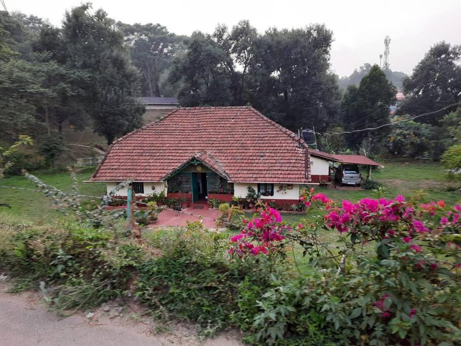 A Quaint Cottage With Rajah'S Seat View. Madikeri Exterior foto